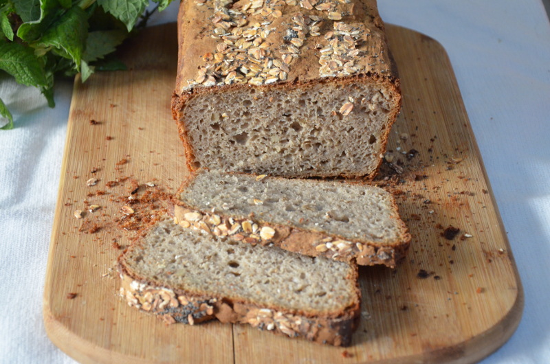 Chleb żytnio-pszenny na zakwasie i miodzie