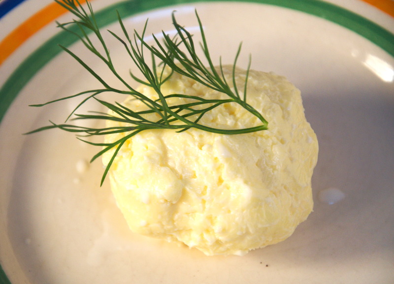 Domowe masło – czyli co zrobić zamiast bitej śmietany
