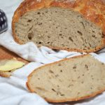 Prosty chleb pszenny na zakwasie i/lub drożdżach