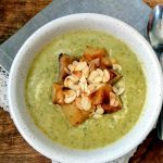 Zupa z brokuła i pora z grzankami